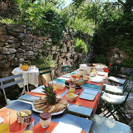 Les Roses Tremieres Bed & Breakfast Bargeme Bagian luar foto