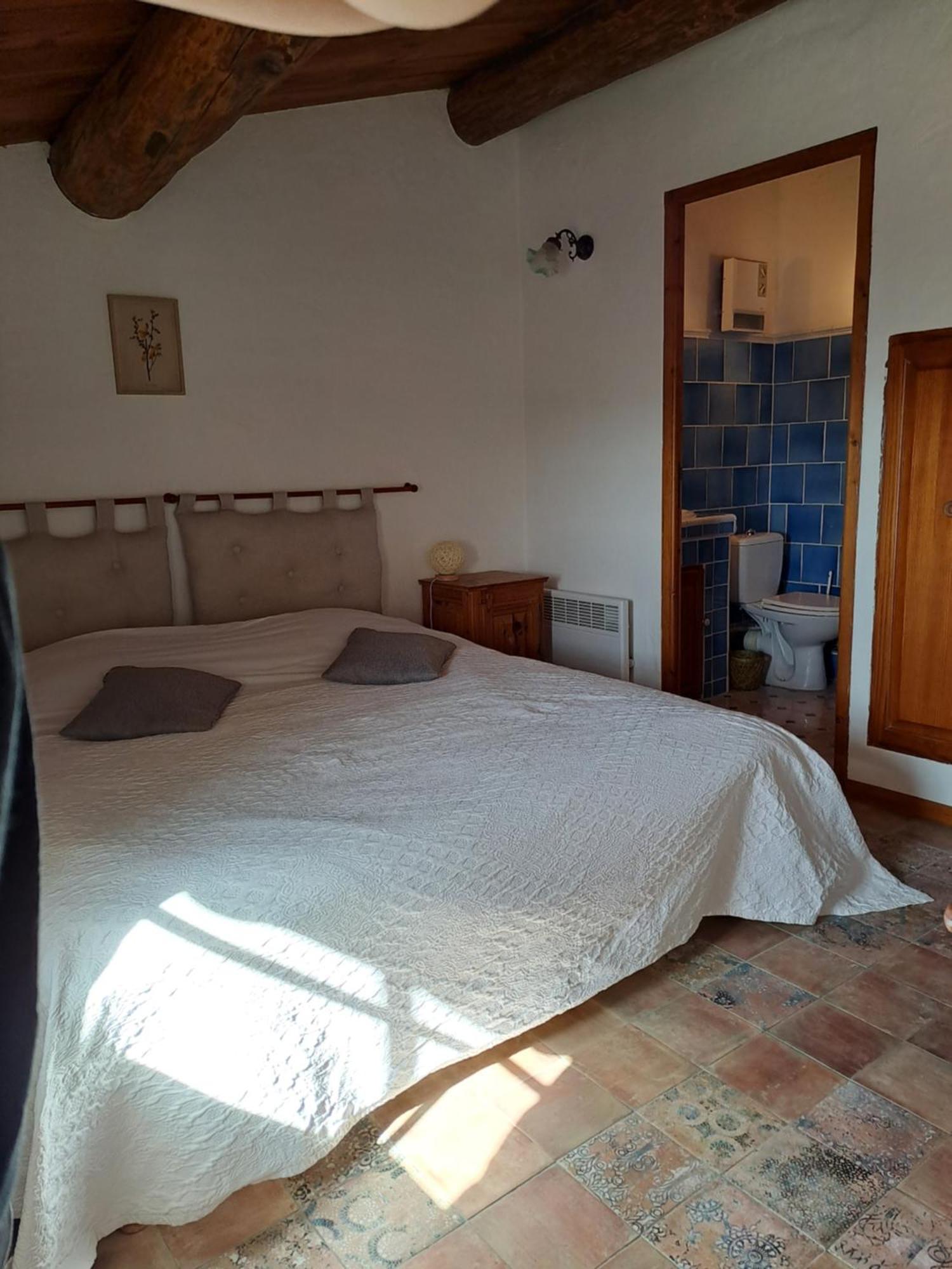 Les Roses Tremieres Bed & Breakfast Bargeme Bagian luar foto