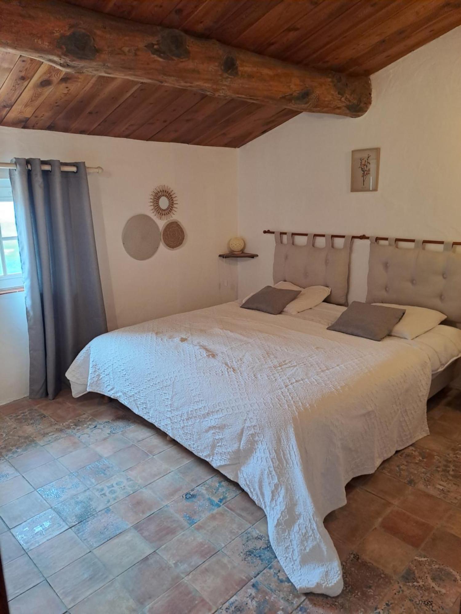 Les Roses Tremieres Bed & Breakfast Bargeme Bagian luar foto